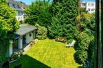 Ruhige, helle Wohnung mit Balkon und Garage zimmer