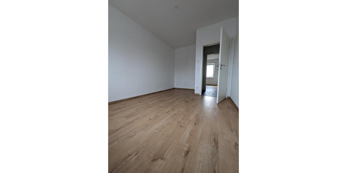 Reihenhaus Delitzsch - 4 Zimmer, 120 m&sup2;, 1.399&euro; | Angebot:25501585