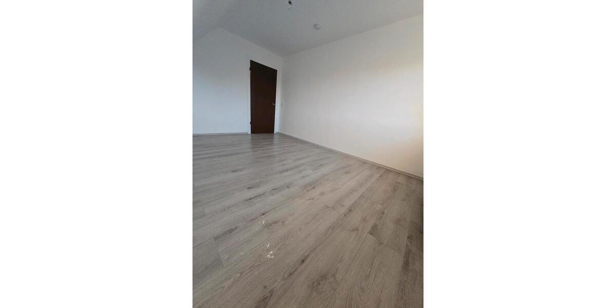 Dachgeschoßwohnung Bergen - 4 Zimmer, 100 m&sup2;, 700&euro; | Angebot:26025255