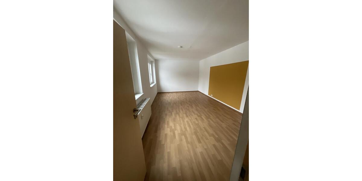 Etagenwohnung Suhl Aue 1 - 4 Zimmer, 79 m&sup2;, 517&euro; | Angebot:26296915