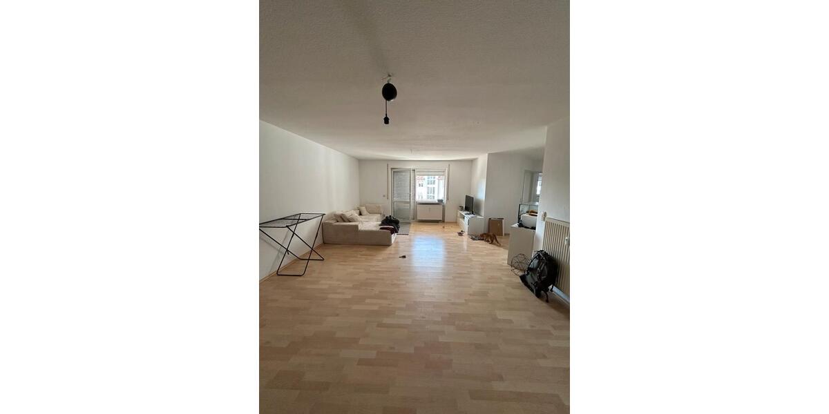 Etagenwohnung Weiden in der Oberpfalz - 2 Zimmer, 67 m&sup2;, 670&euro; | Angebot:26560531