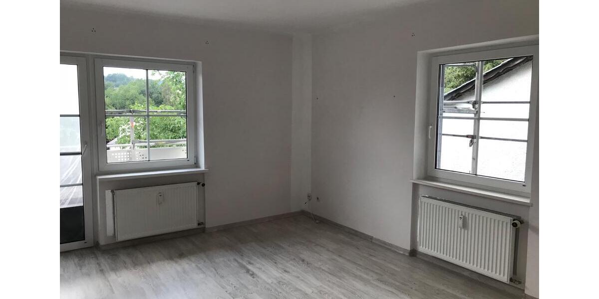 Etagenwohnung Tiefenbach - 4 Zimmer, 78 m&sup2;, 360&euro; | Angebot:24854240