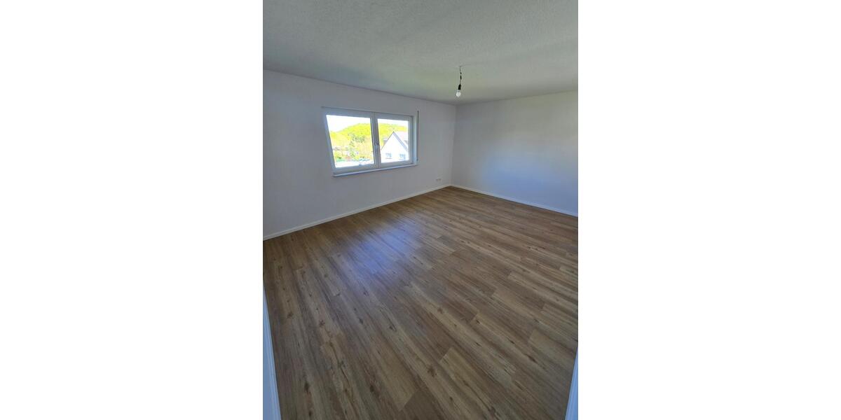 Etagenwohnung Bad Endbach - 5 Zimmer, 121 m&sup2;, 949&euro; | Angebot:26494179