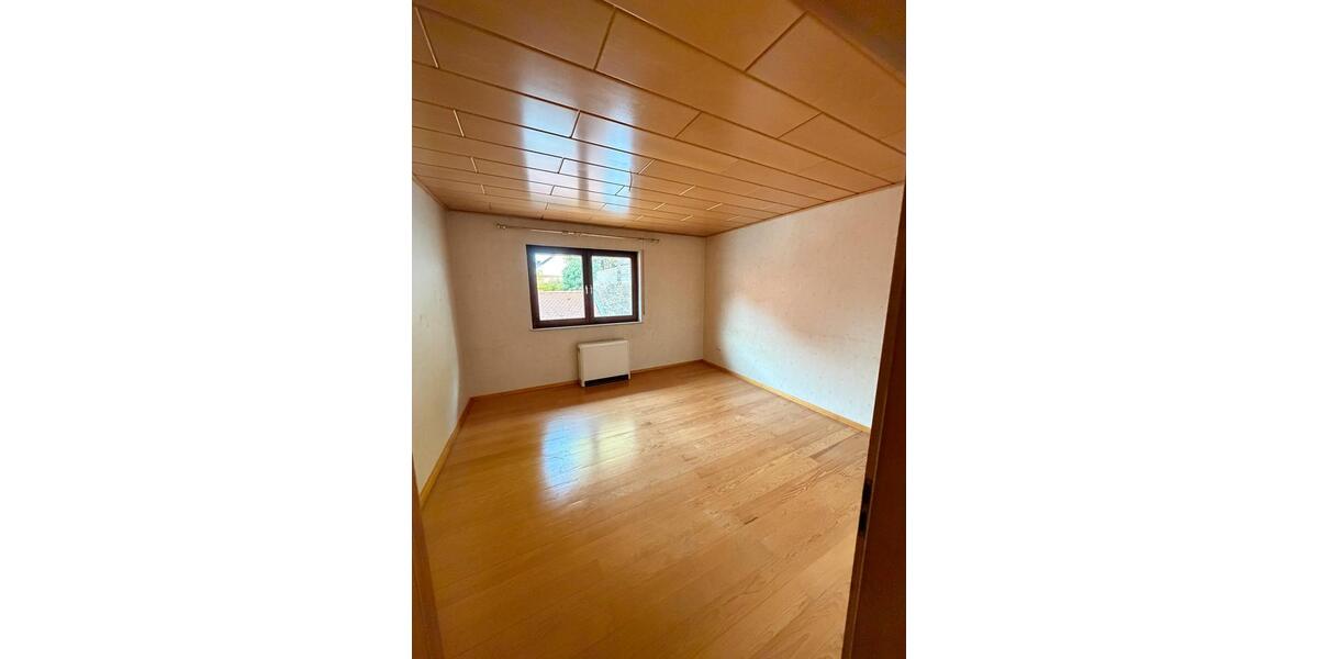 Gepflegtes Einfamilienhaus mit 3 Garagen in Mannheim-Käfertal 4 zimmer