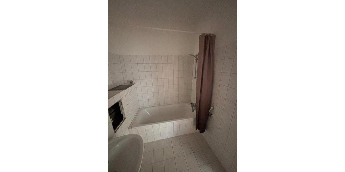 Etagenwohnung Freiberg - 1 Zimmer, 45 m&sup2;, 300&euro; | Angebot:26534412