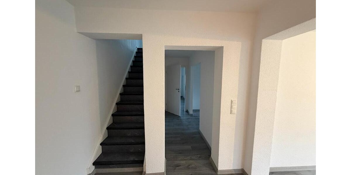 Etagenwohnung Braunschweig Wabe-Schunter-Beberbach - 3 Zimmer, 90 m&sup2;, 1.500&euro; | Angebot:26249586