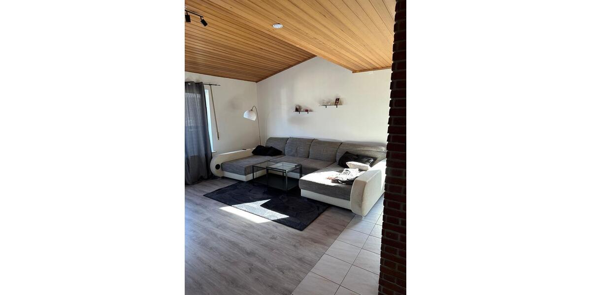 Dachgeschoßwohnung Aßlar - 3 Zimmer, 86 m&sup2;, 1.100&euro; | Angebot:25749667