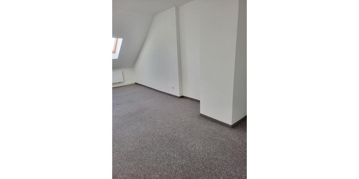 Dachgeschoßwohnung Radeberg - 3 Zimmer, 78 m&sup2;, 470&euro; | Angebot:26635777