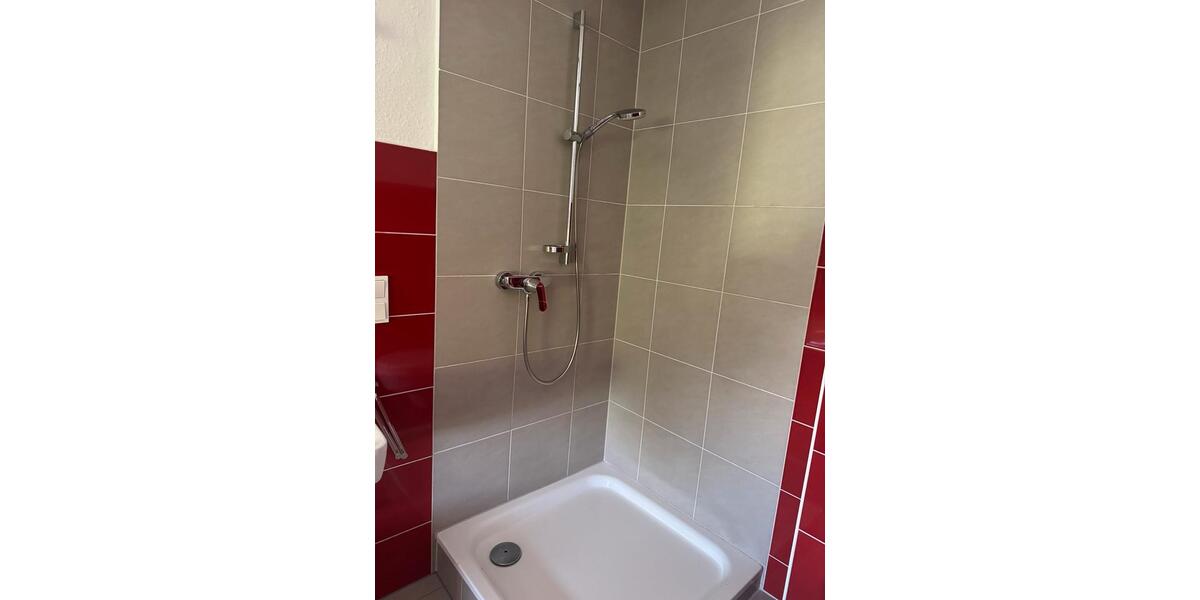 Etagenwohnung Engelskirchen - 5 Zimmer, 90 m&sup2;, 90&euro; | Angebot:26517422