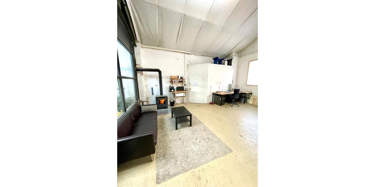 freier Platz in WERKSTATT STUDIO ATELIER + Maschinennutzung zimmer