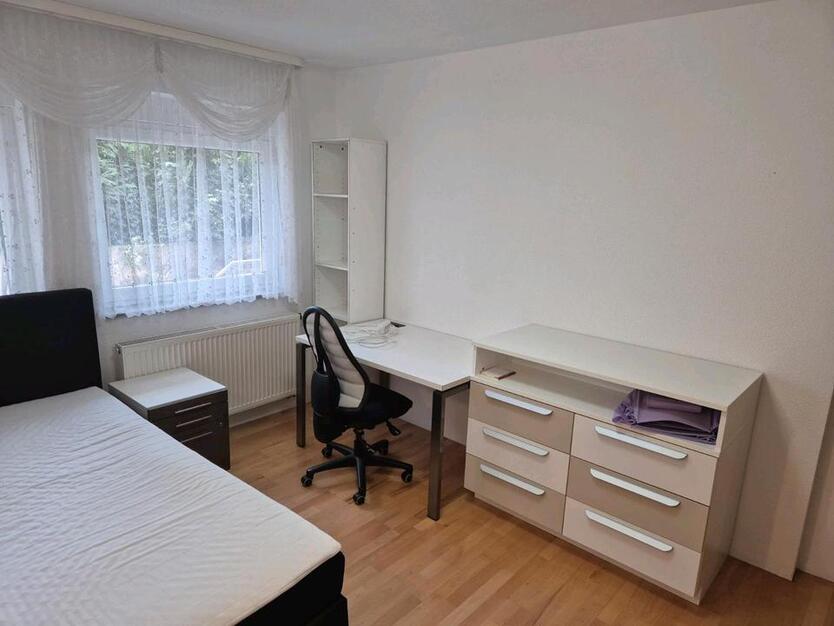 WG Zimmer für Studentinnen.nur Frauen
