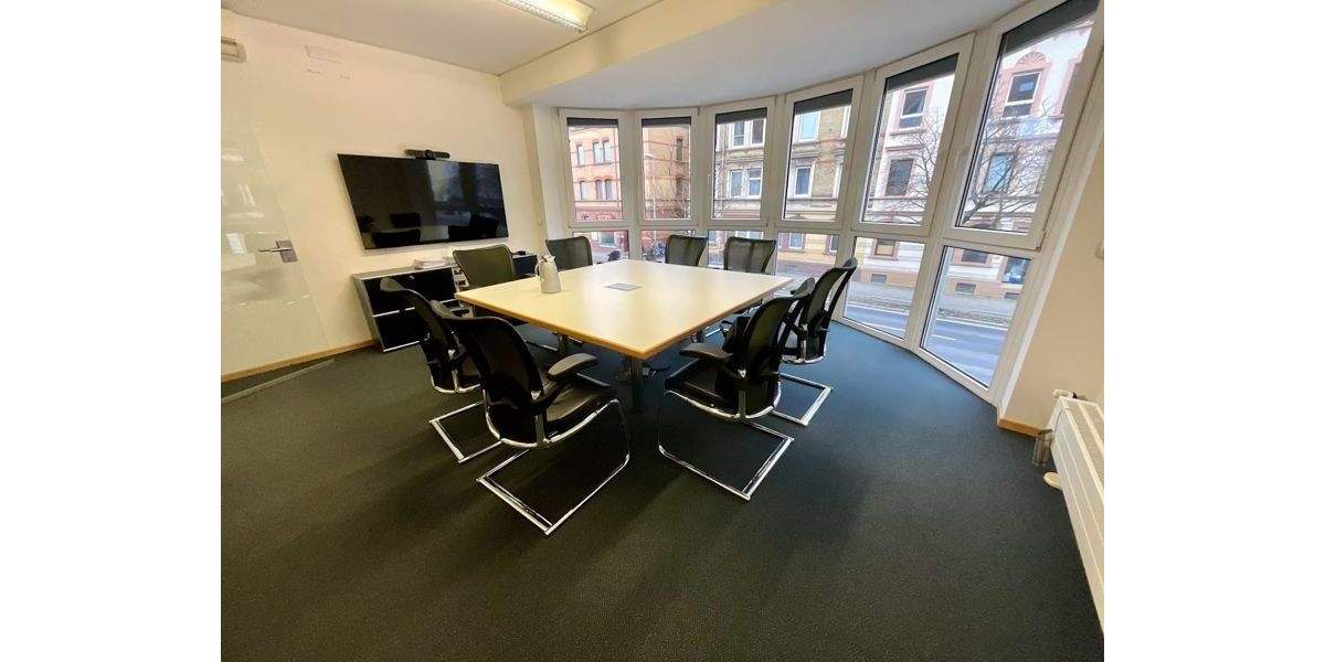 Helle Büroräume mit Aufzug und Parkplätzen in Braunschweig zimmer