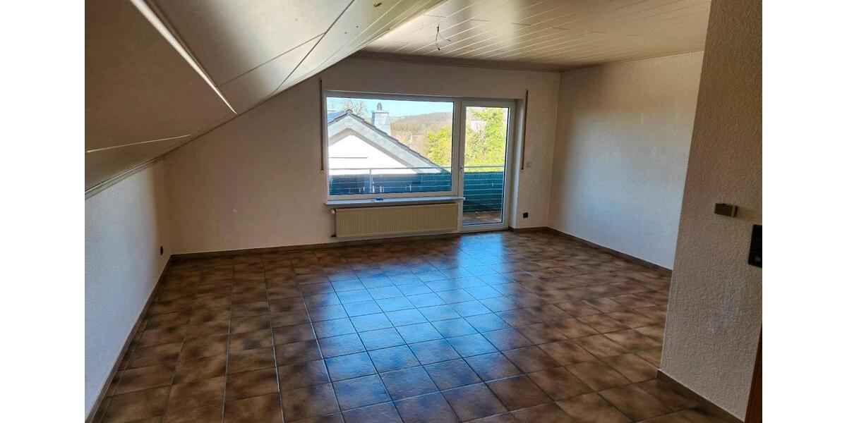 Dachgeschoßwohnung Linz am Rhein - 3 Zimmer, 80 m&sup2;, 690&euro; | Angebot:25391786