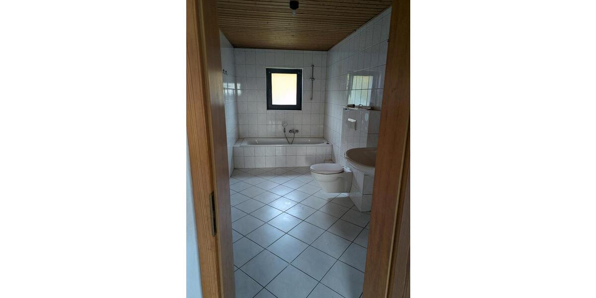 Etagenwohnung Bönningstedt - 2 Zimmer, 95 m&sup2;, 1.250&euro; | Angebot:24535936