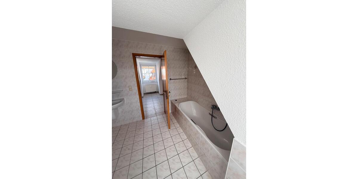 Dachgeschoßwohnung Schleusingen - 1 Zimmer, 55 m&sup2;, 405&euro; | Angebot:23898640