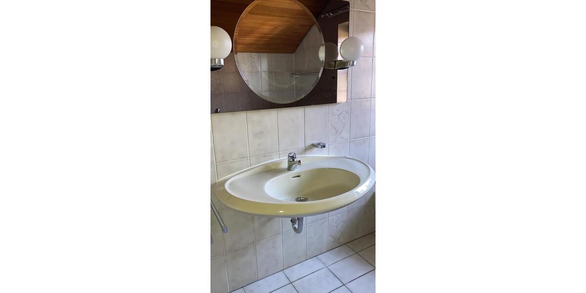 Dachgeschoßwohnung Weichering - 2 Zimmer, 85 m&sup2;, 985&euro; | Angebot:24570006