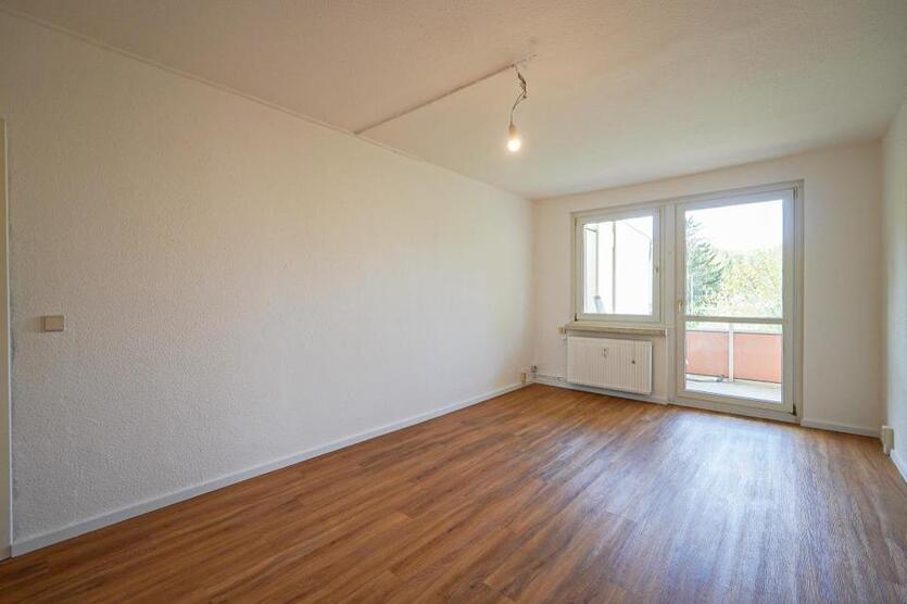 Renovierte 3-Zimmer-Wohnung mit Balkon – sofort bezugsfrei! zimmer