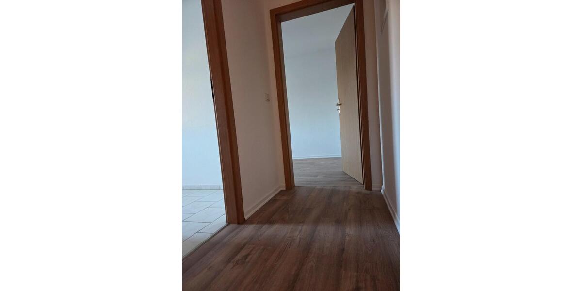 Dachgeschoßwohnung Döbeln - 3 Zimmer, 60 m&sup2;, 125&euro; | Angebot:23788046