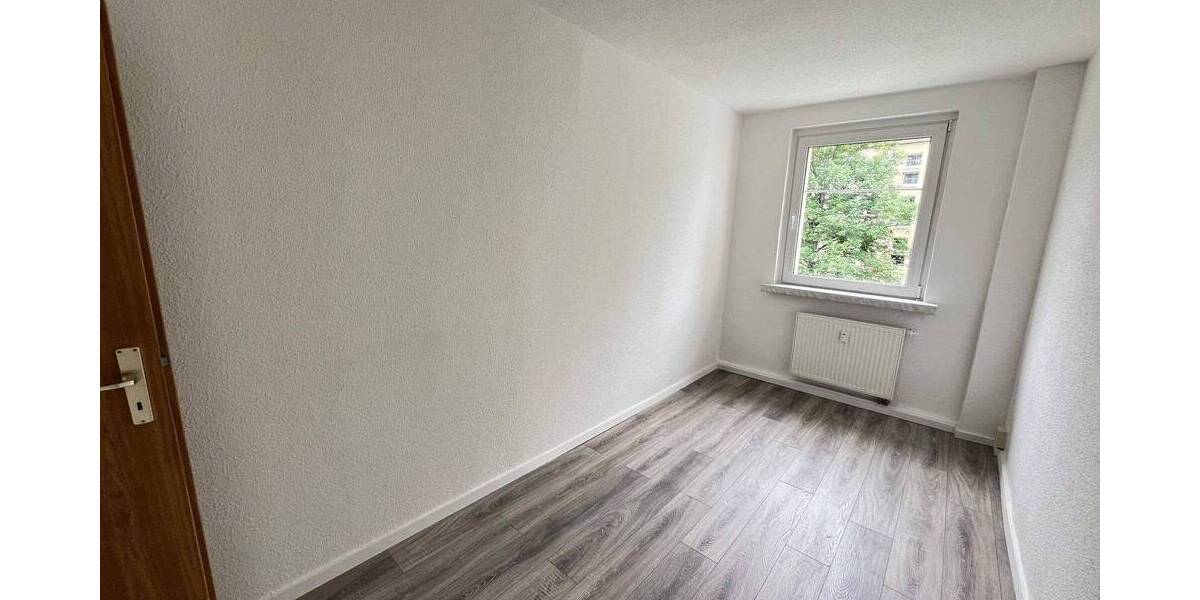 Etagenwohnung Zwickau Eckersbach - 4 Zimmer, 75 m&sup2;, 599&euro; | Angebot:26798533