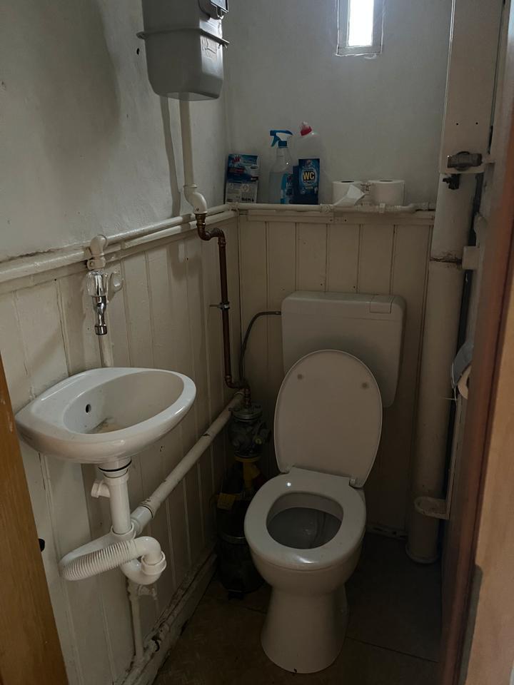 Stadthaus mit Potenzial f. Handwerker Mehrgenerationen WG möglich zimmer