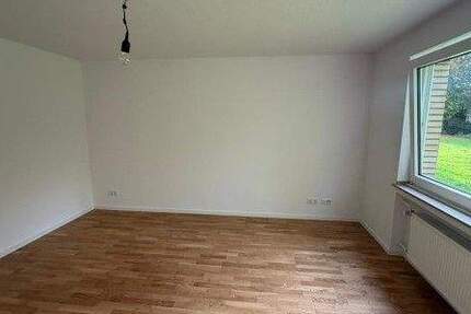 Frisch saniert und bezugsfrei ab sofort !! 1 zimmer