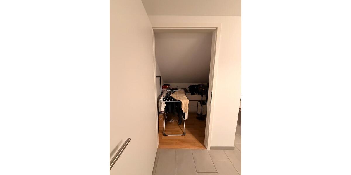 Dachgeschoßwohnung Hannover Vahrenwald-List - 2 Zimmer, 80 m&sup2;, 1.090&euro; | Angebot:26038979