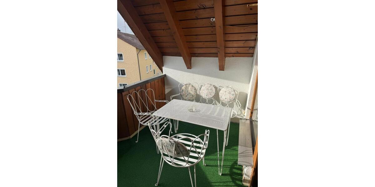 Dachgeschoßwohnung Bad Neustadt an der Saale - 3 Zimmer, 110 m&sup2;, 700&euro; | Angebot:25549110