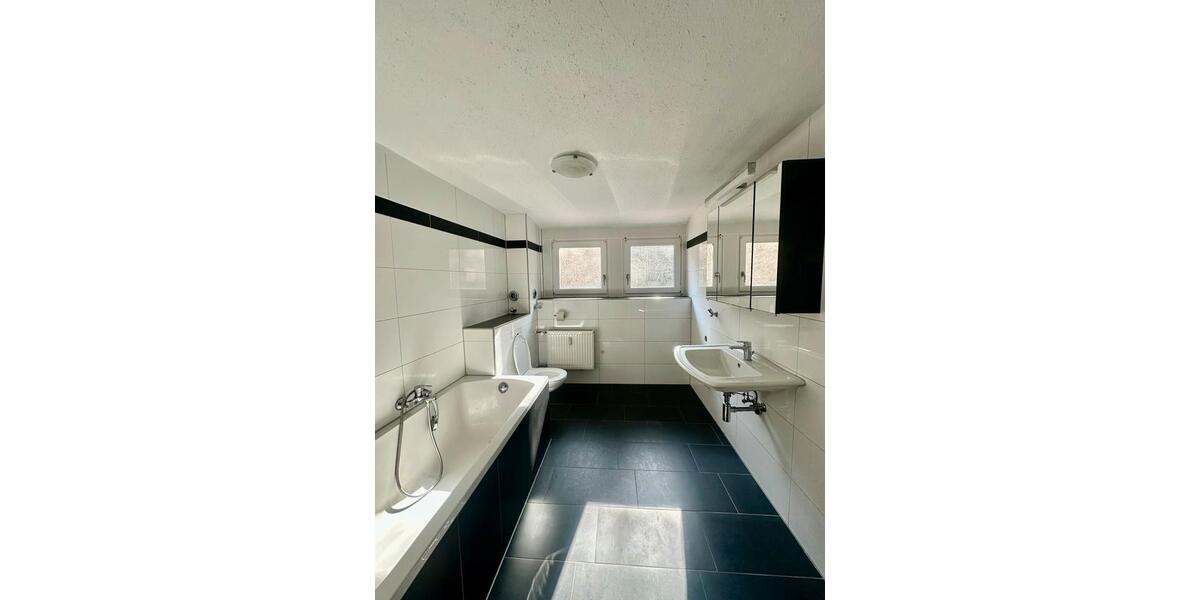 Dachgeschoßwohnung Bad Dürkheim - 5 Zimmer, 100 m&sup2;, 950&euro; | Angebot:26638273