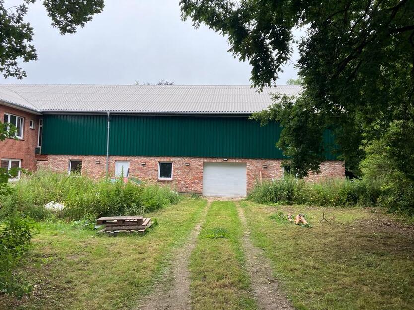 Resthof inkl. Garage und viel Platz (Renovierungsbedürftig)