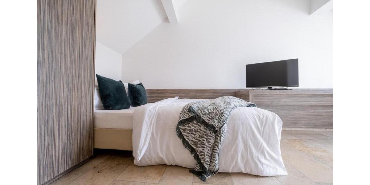 Dachgeschoßwohnung Düsseldorf Pempelfort - 2 Zimmer, 51 m&sup2;, 1.050&euro; | Angebot:26050315