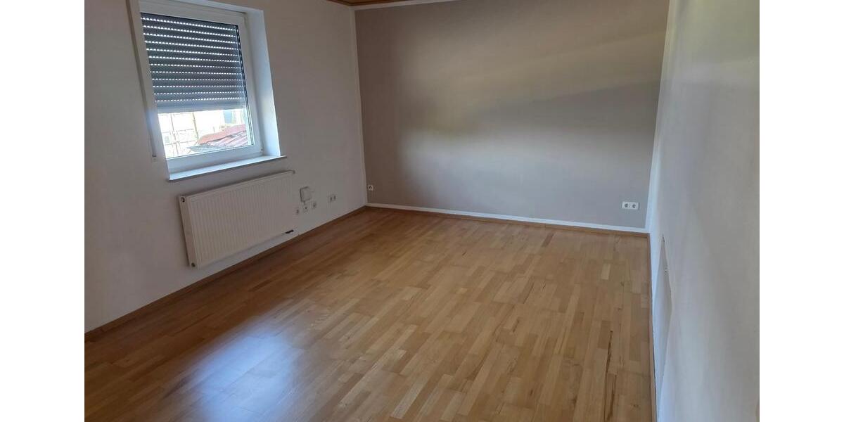 Erdgeschoßwohnung Burgwindheim - 2 Zimmer, 79 m&sup2;, 700&euro; | Angebot:26573311
