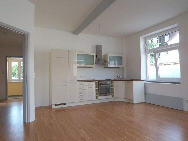 Mitten in der Stadt, fern vom Trubel: 2-Zimmer-Hofwohnung mit Balkon 2 zimmer