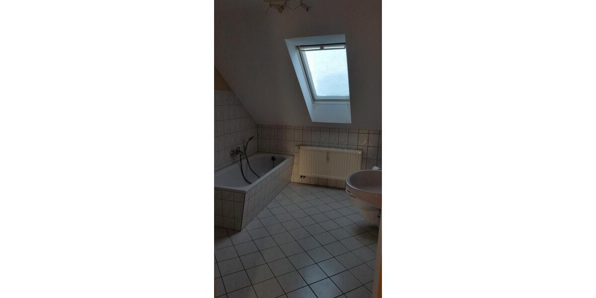 Dachgeschoßwohnung Limbach-Oberfrohna Oberfrohna - 3 Zimmer, 58 m&sup2;, 355&euro; | Angebot:26211122