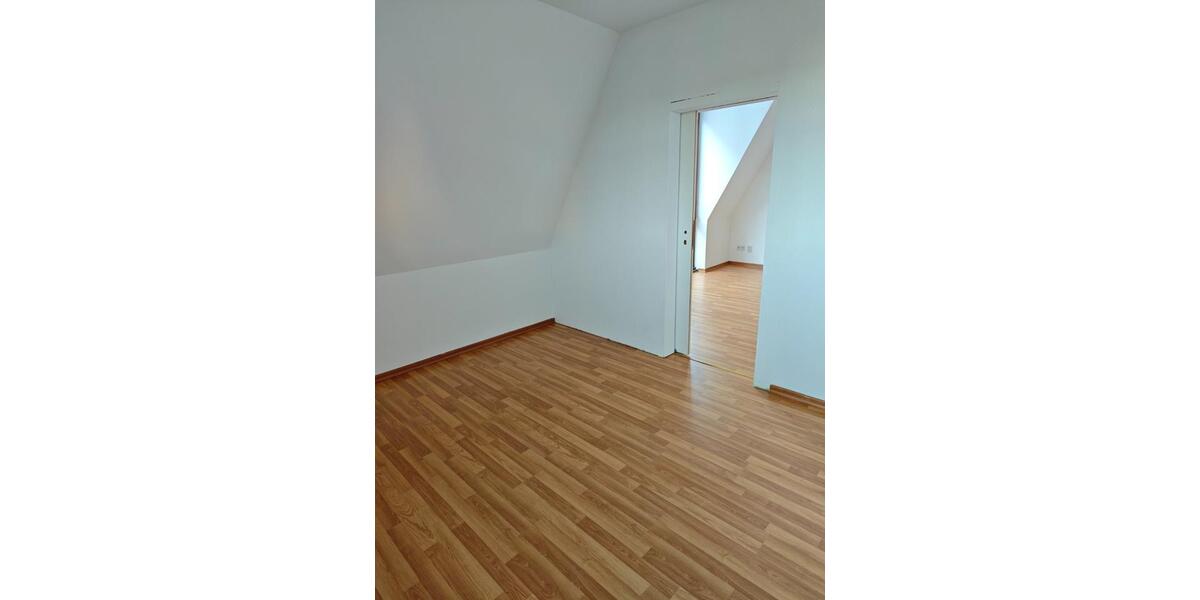 Dachgeschoßwohnung Torgau - 3 Zimmer, 68 m&sup2;, 440&euro; | Angebot:24626558