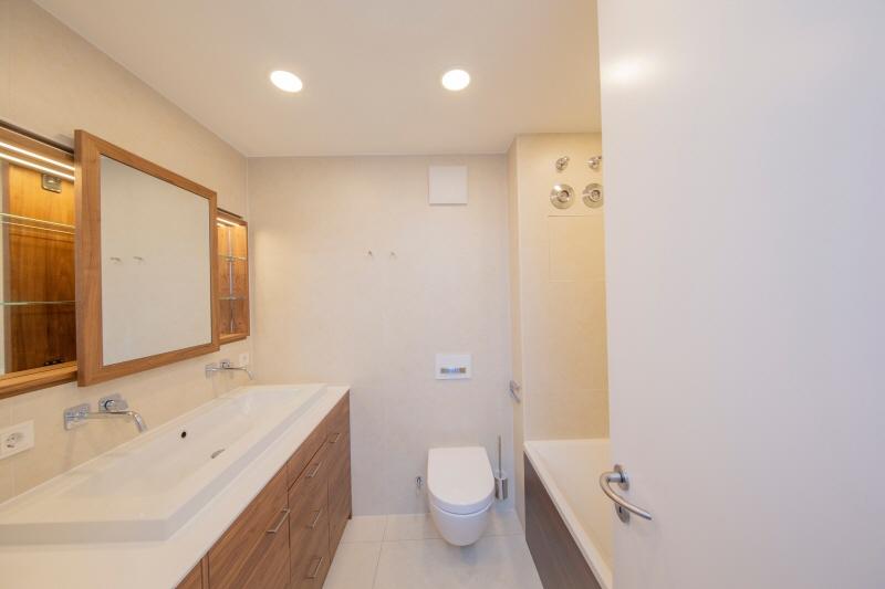 2 Zi-Whg mit Balkon am Berliner Dom mit Concierge EBK Aufzug u. TG (2.4) zimmer