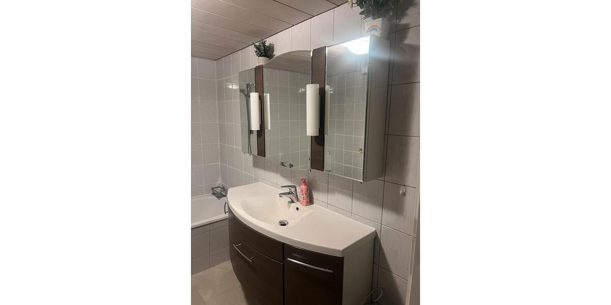 Einfamilienhaus Zella-Mehlis Mehlis - 4 Zimmer, 118 m&sup2;, 790&euro; | Angebot:26020011