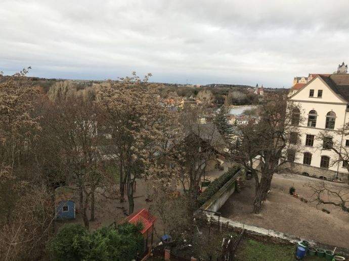 Etagenwohnung Bernburg Bergstadt - 2 Zimmer, 71 m&sup2;, 460&euro; | Angebot:26797010