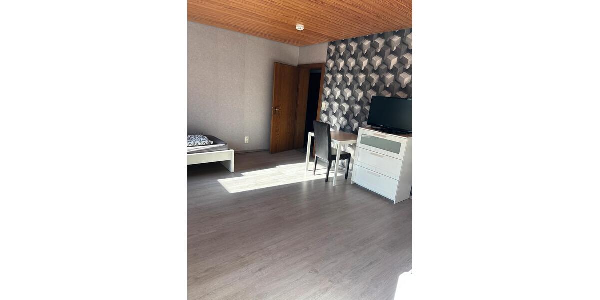 Wohnen auf Zeit Kitzingen - 4 Zimmer, 120 m&sup2;, 15&euro; | Angebot:24818538
