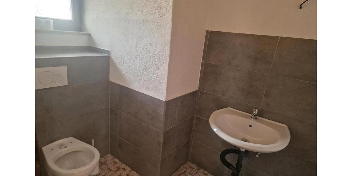 Erdgeschoßwohnung Sparneck - 4 Zimmer, 83 m&sup2;, 950&euro; | Angebot:25993357