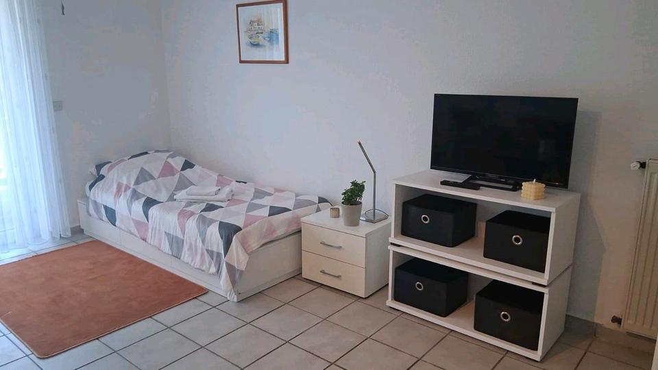 Wohnen auf Zeit Rösrath - 2 Zimmer, 20 m&sup2;, 35&euro; | Angebot:26704083