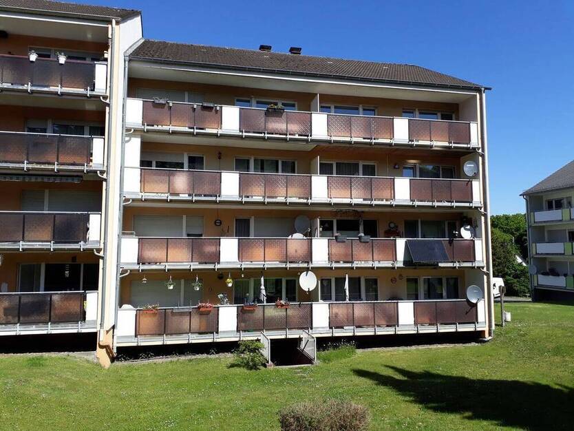 DreiZimmerwohnung mit Balkon und Stellplatz