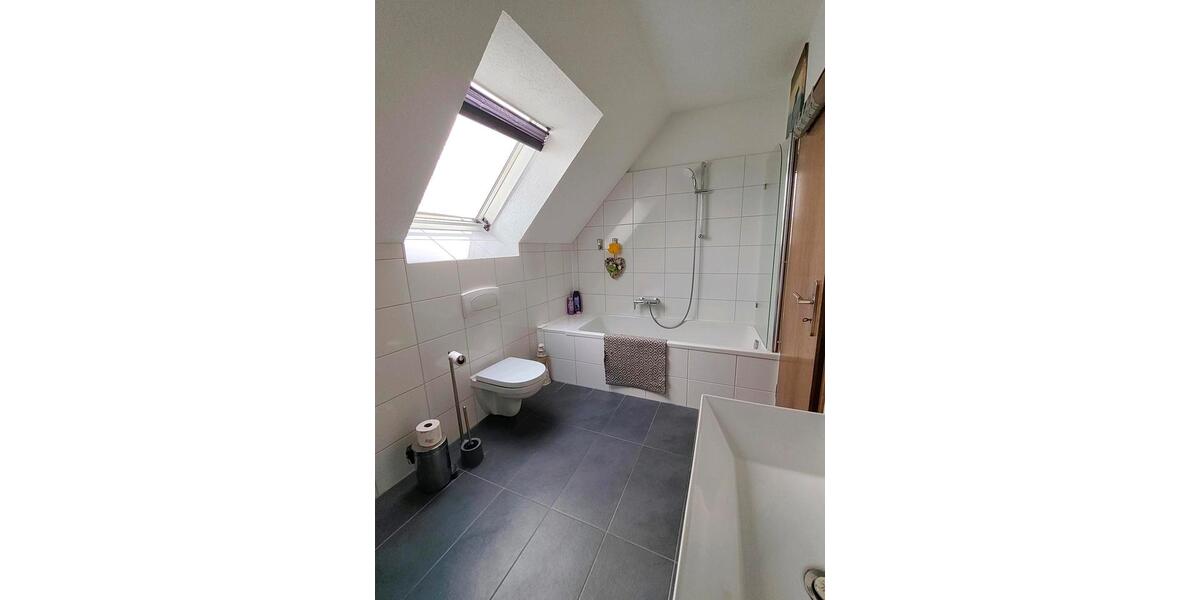 Dachgeschoßwohnung Ilsede - 3 Zimmer, 100 m&sup2;, 780&euro; | Angebot:27558847