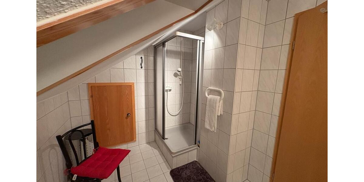 Dachgeschoßwohnung Eckersdorf - 2 Zimmer, 70 m&sup2;, 1.000&euro; | Angebot:24705396