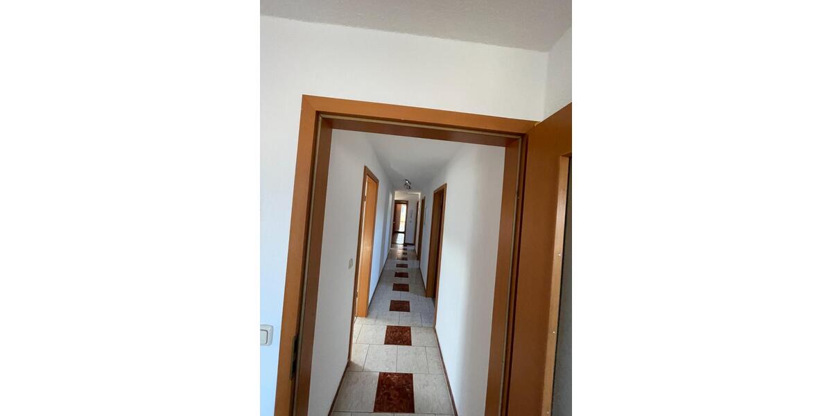 Dachgeschoßwohnung Taura - 4 Zimmer, 72 m&sup2;, 370&euro; | Angebot:26613476