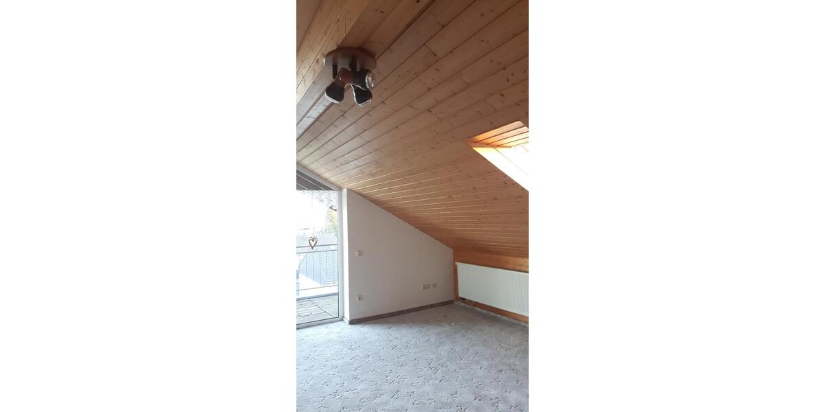 Einfamilienhaus Wirges - 9 Zimmer, 225 m&sup2;, 1.950&euro; | Angebot:24739341