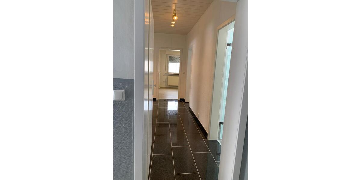 Sanierte Wohnung im 2.OG mit Südbalkon 3 zimmer