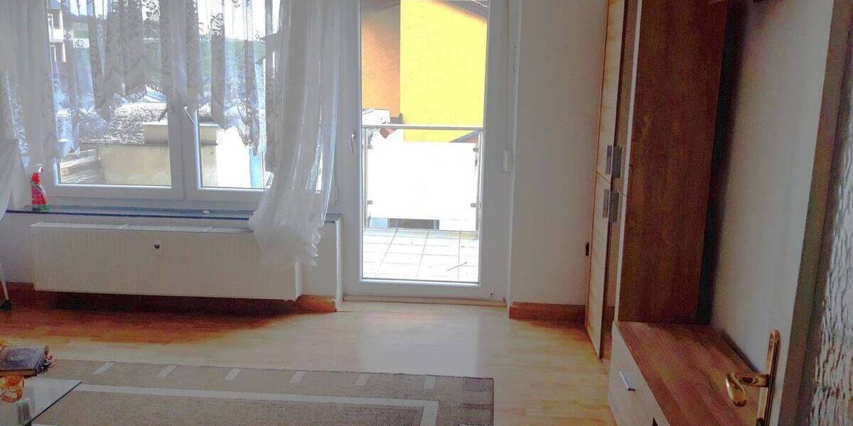 Etagenwohnung Amberg Schäflohe - 2 Zimmer, 90 m&sup2;, 675&euro; | Angebot:26595286