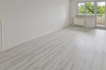 ALLES MIT DABEI! - Spielplatz, Balkon + nette Nachbarn! 4 zimmer