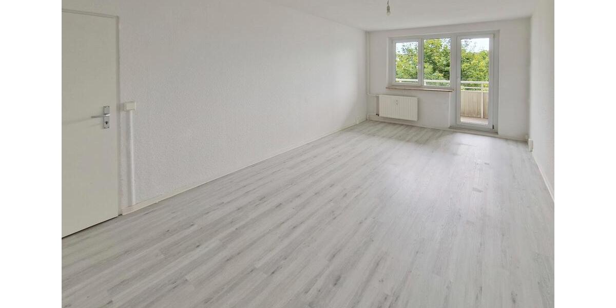 ALLES MIT DABEI! - Spielplatz, Balkon + nette Nachbarn! 4 zimmer