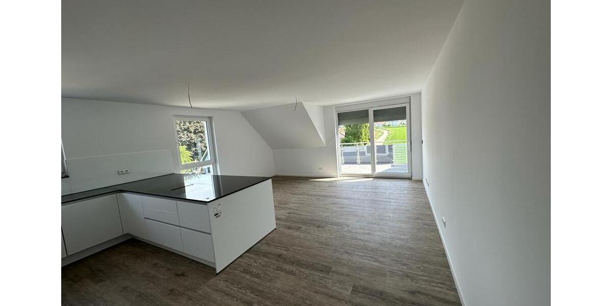 Dachgeschoßwohnung Freiberg am Neckar - 4.5 Zimmer, 98 m&sup2;, 1.480&euro; | Angebot:24818226